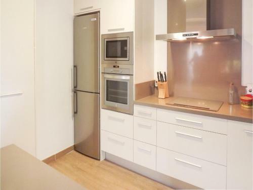 Three-bedroom Holiday Home In Pego