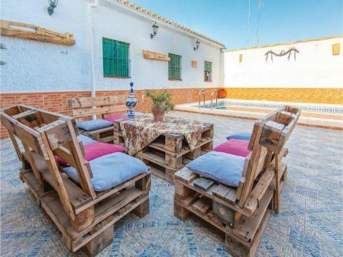 Three-bedroom Holiday Home In Penaflor