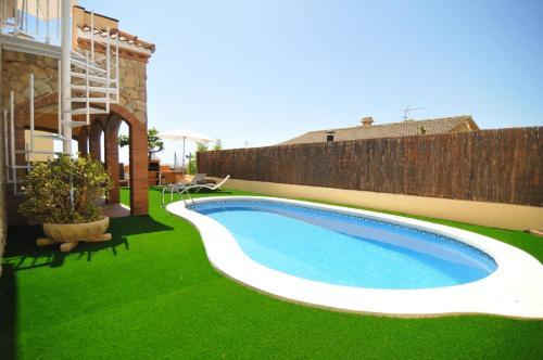 Villa Homeholidaysrentals Navy Blue