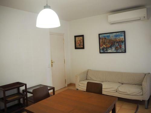 Apartamento En Edifici Carlomagno