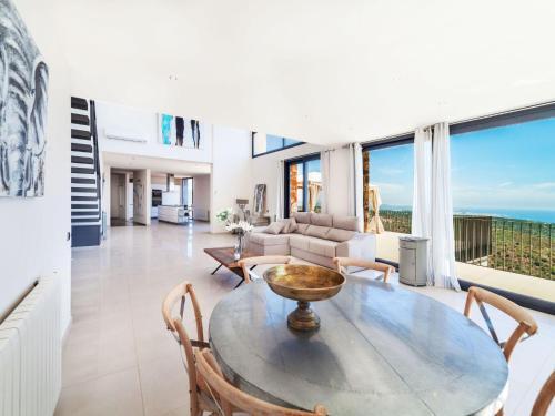 Holiday Home Suites Mas Nou