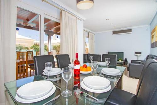 Playa Blanca Villa Sleeps 8 Pool Air Con T400282