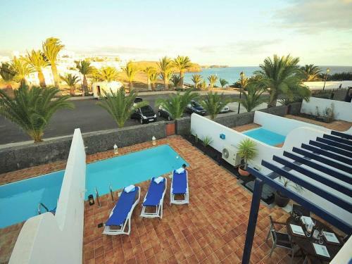 Playa Blanca Villa Sleeps 6 Pool Wifi T691303