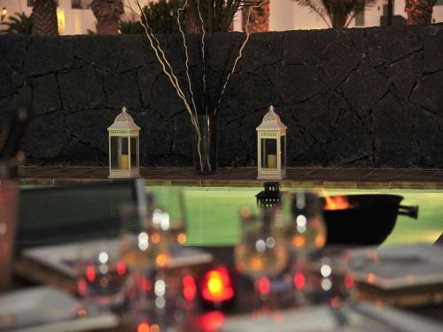 Playa Blanca Villa Sleeps 6 Pool Wifi T691303