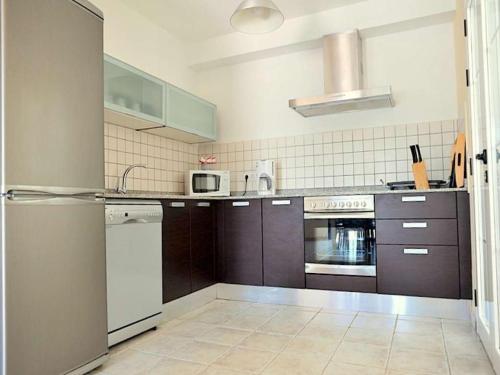 Playa Blanca Villa Sleeps 6 Pool Wifi T691303