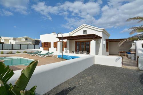 Villa Lanzasol Private Pool !