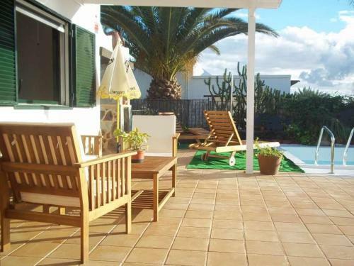Playa Blanca Villa Sleeps 6 Pool Wifi T691312