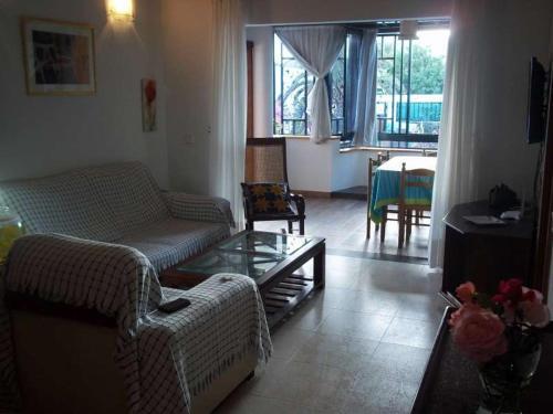 Playa Blanca Villa Sleeps 6 Pool Wifi T691312