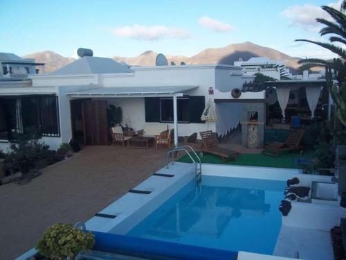 Playa Blanca Villa Sleeps 6 Pool Wifi T691312