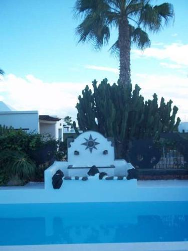 Playa Blanca Villa Sleeps 6 Pool Wifi T691312