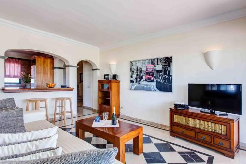 Hipoclub Villas, Zafiro 16 Villa