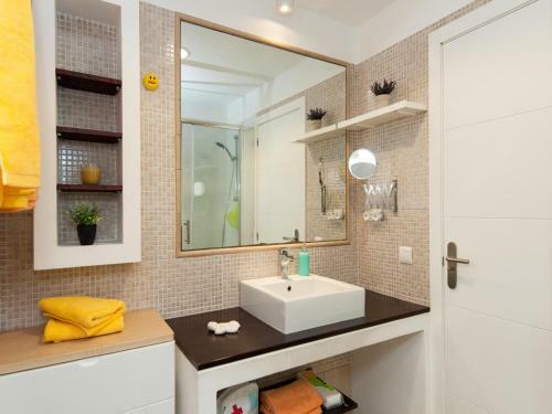 Apartment By Las Canteras California 104