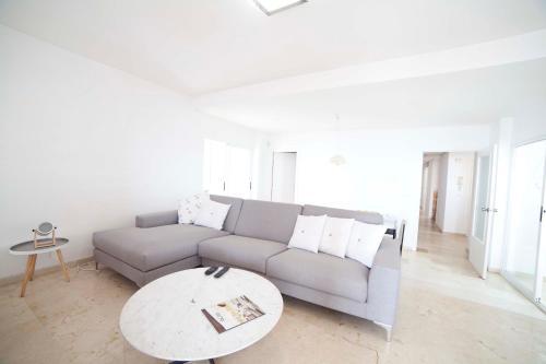 Apartamentos Kasa25 Playa Calida