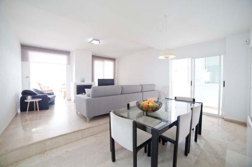 Apartamentos Kasa25 Playa Calida