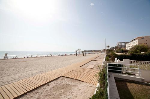 Apartamentos Kasa25 Playa Calida