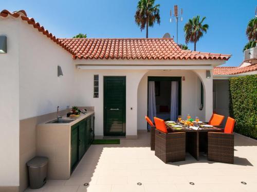 Bungalow With Terrace In Maspalomas Ds50
