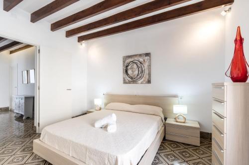 Pollenca Villa Sleeps 6 Pool Wifi