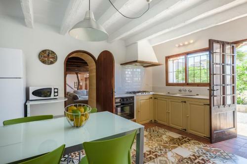 Pollenca Villa Sleeps 6 Wifi