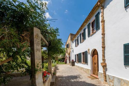 Pollenca Villa Sleeps 6 Wifi