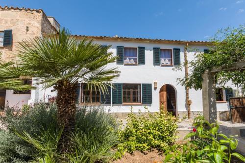 Pollenca Villa Sleeps 6 Wifi