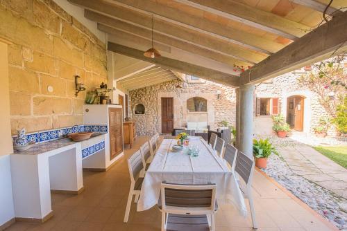 Pollenca Villa Sleeps 8 Pool Wifi