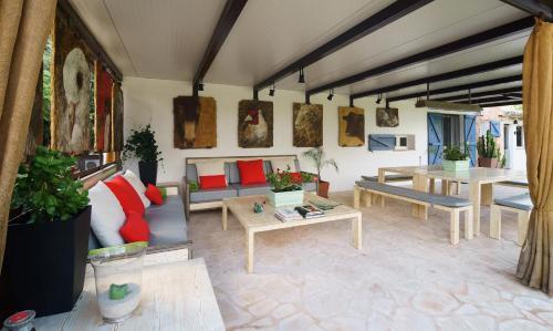 Pollenca Villa Sleeps 8 Pool