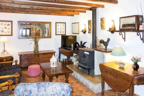 Pollenca Villa Sleeps 8 Air Con Wifi