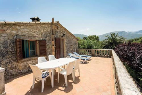Pollenca Villa Sleeps 8 Air Con Wifi