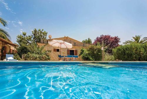 Pollenca Villa Sleeps 8 Air Con Wifi