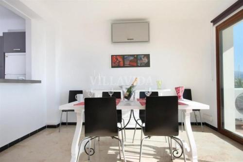 Modern Marina Seafront Apartment