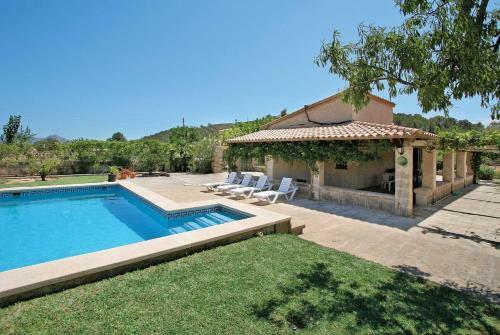 Pollenca Villa Sleeps 4 Wifi
