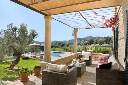 Pollenca Villa Sleeps 9 Pool Air Con Wifi