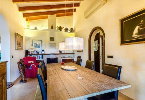 Pollenca Villa Sleeps 6 Pool Wifi T251880