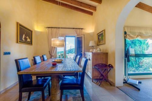 Pollenca Villa Sleeps 6 Pool Wifi T251880