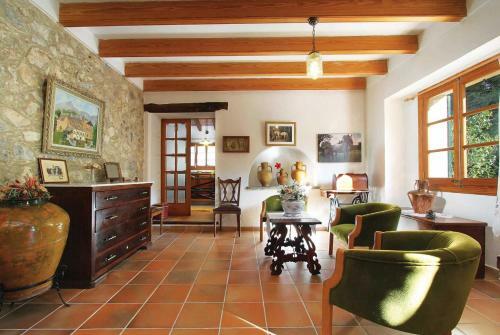 Pollenca Villa Sleeps 12 Wifi