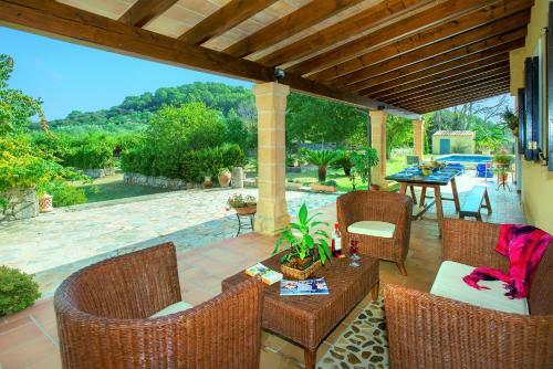 Villa Aina