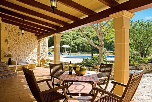 Pollenca Villa Sleeps 7 Air Con Wifi