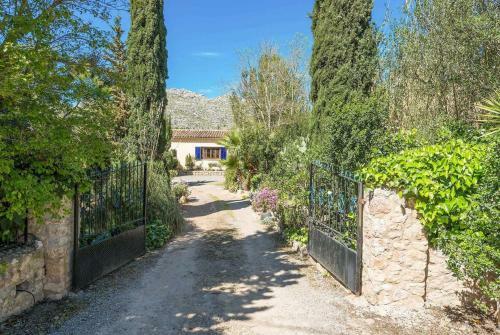 Villa Cuxach De N'alba