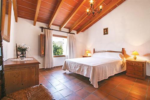 Pollenca Villa Sleeps 10 Wifi