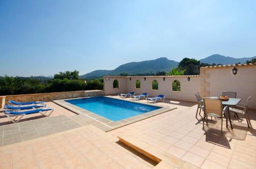 Pollenca Villa Sleeps 5 Pool