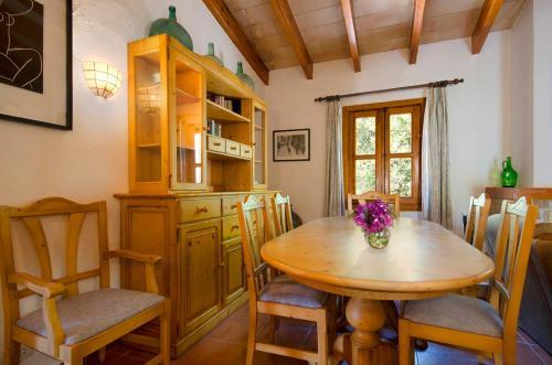Pollenca Villa Sleeps 5 Pool