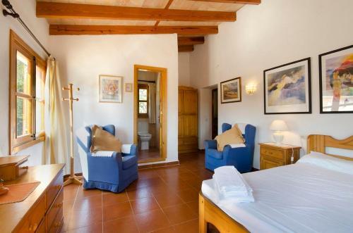 Pollenca Villa Sleeps 5 Pool