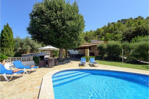 Villa Parades