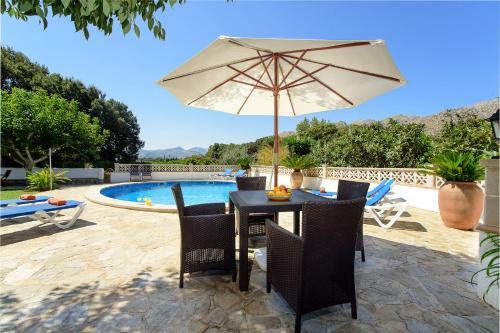 Villa Parades
