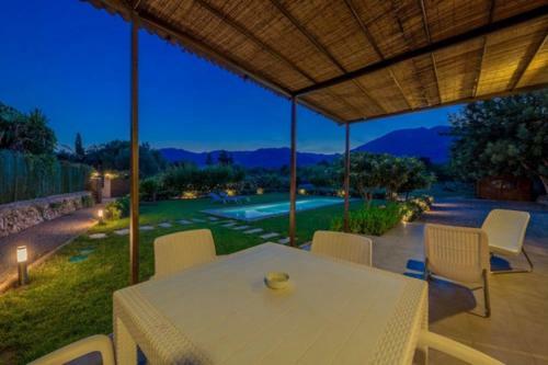 Pollenca Villa Sleeps 2 Pool Air Con Wifi T454323