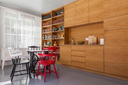 Acol� Hostel