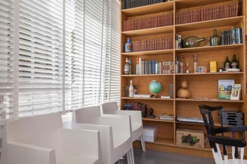 Acol� Hostel