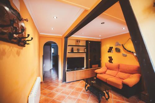 Busgosu, Casa En Poo De Llanes