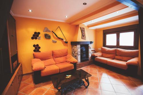 Busgosu, Casa En Poo De Llanes