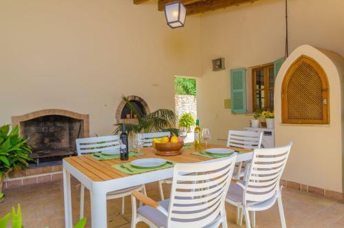 Villa Son Mora